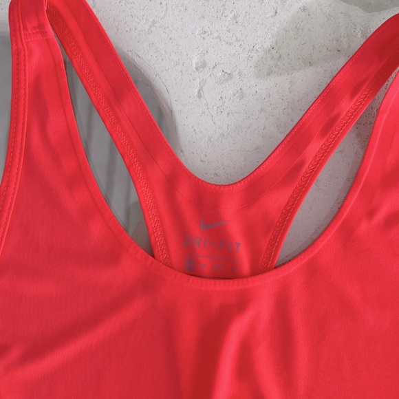 NIKE - Picture 4 of 5